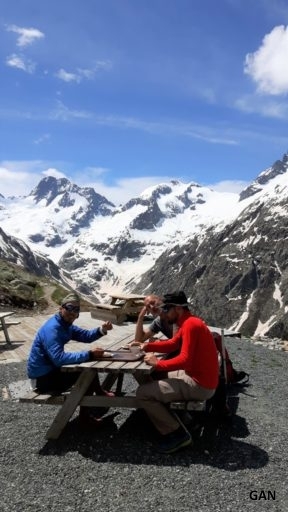 Pause au soleil après la course