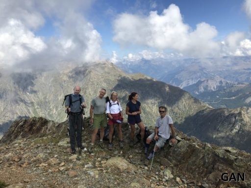 Les participants sauf Béatrice derrière l'objectif