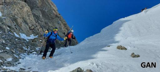 Descente en crampons de la Brèche de la Ruine